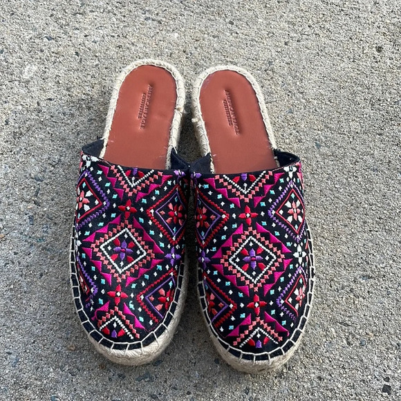American Eagle Embroidered Mule Platform Espadrille Shoes size 8 - Picture 1 of 7